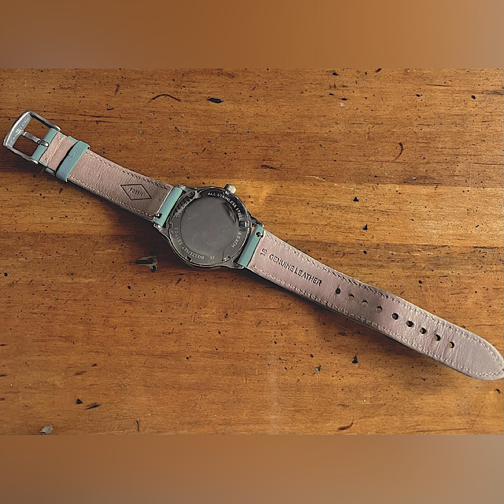 Fossil Watch - Picture 3 of 3